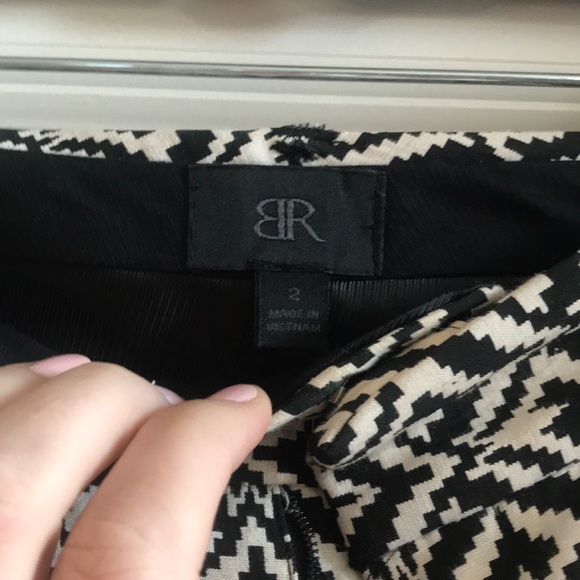 Patterned Cropped Pant - Picture 3 of 3